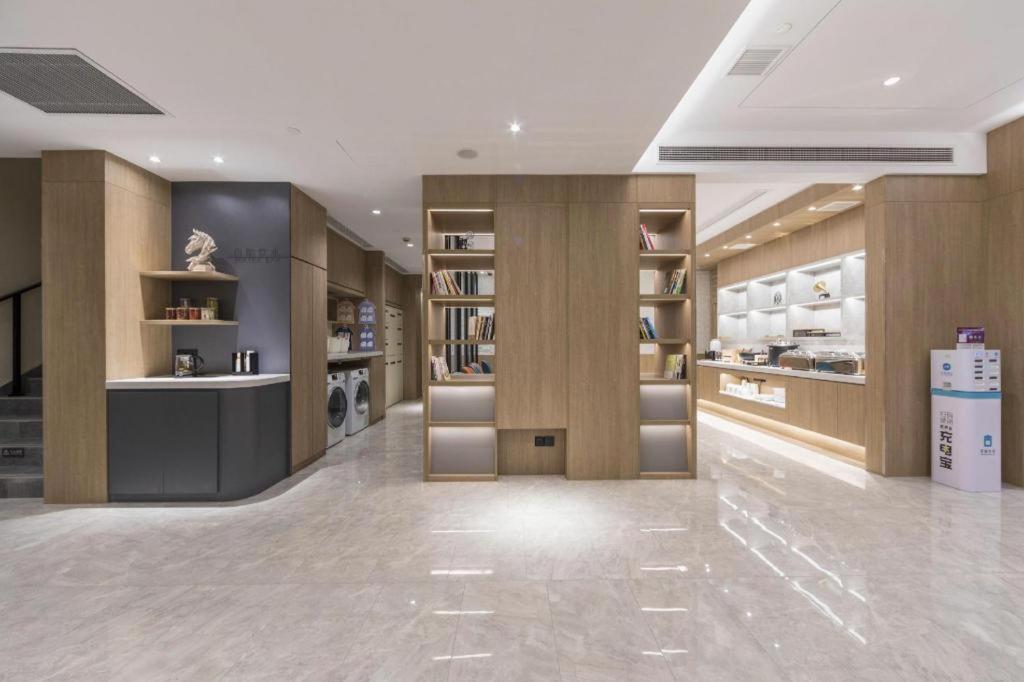 Hotel Hanting Lujiazui Oriental Pearl New Branch 2*