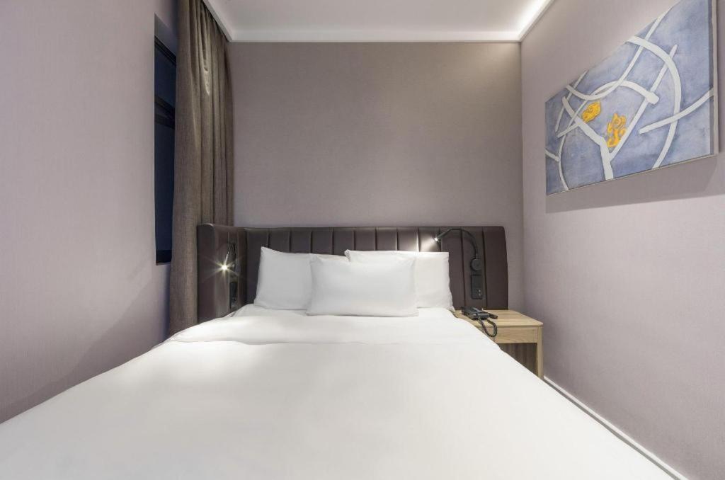 Hotel Hanting Lujiazui Oriental Pearl New Branch 2*