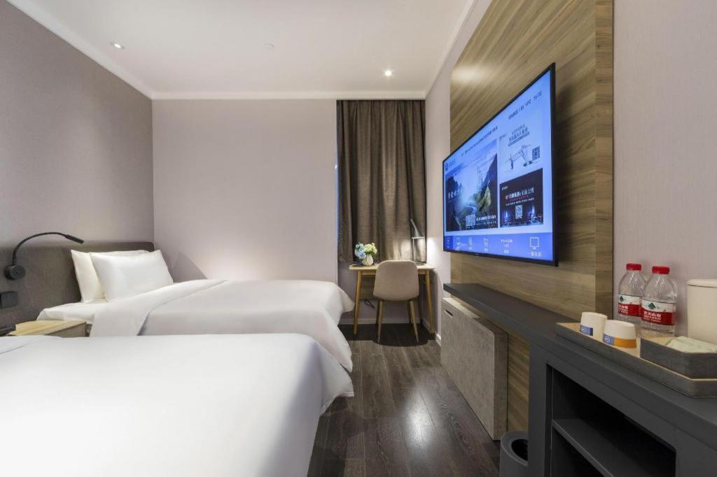 Hanting Lujiazui Oriental Pearl New Branch Hotel 2*